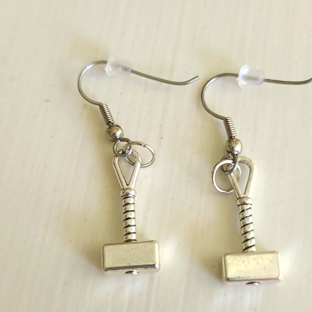 HAMMER Thor themed Disney tribute dangle earrings silver tone  NWT